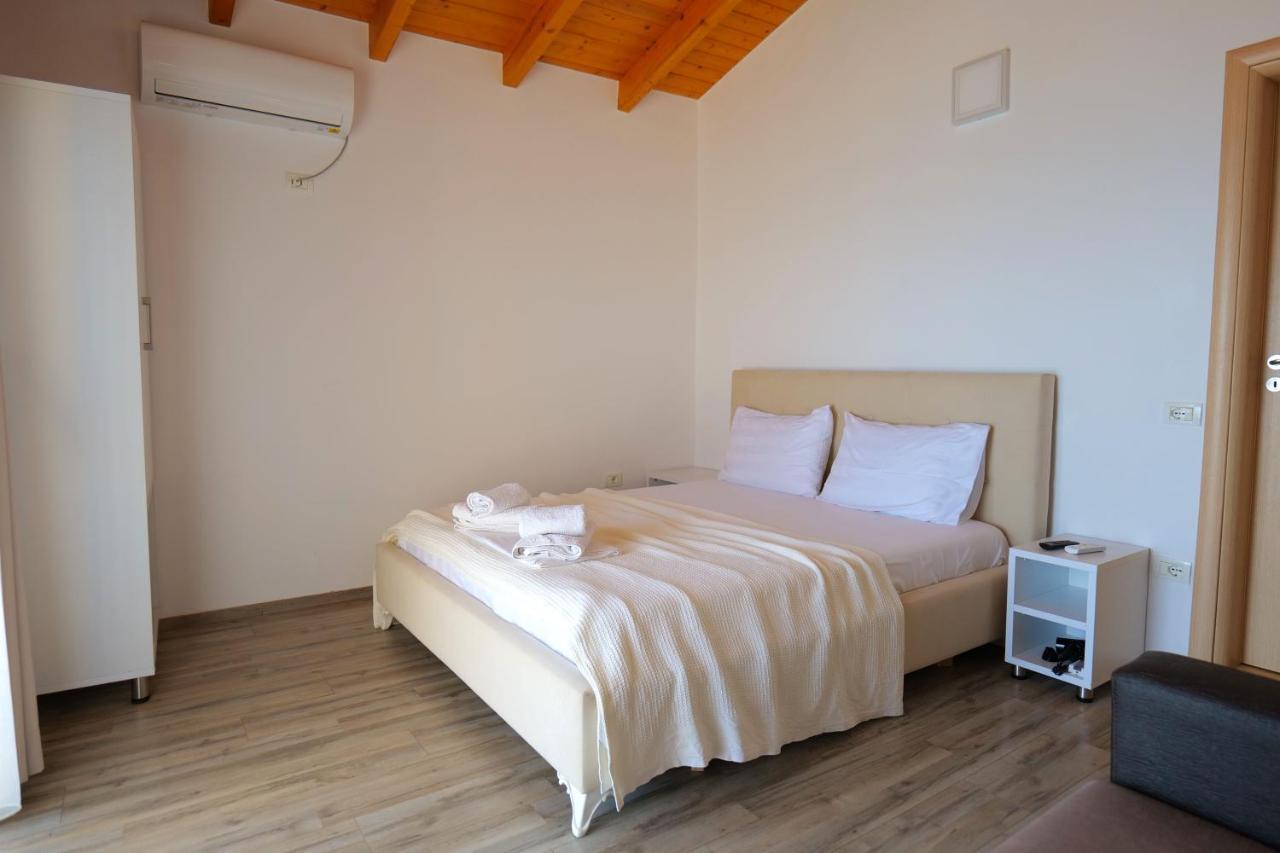 Alex & Sofi Hotel Himara Zewnętrze zdjęcie